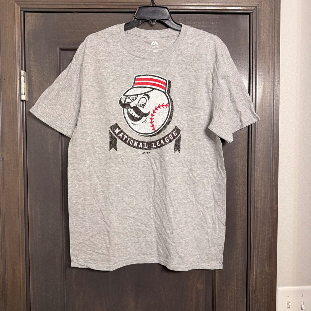 Majestic NWOT Cincinnati Reds Mr Redlegs National League T-Shirt‎ Mens Large L